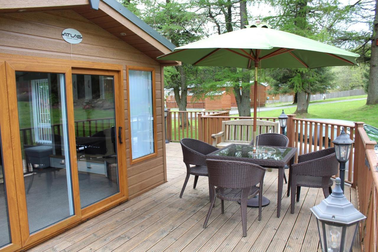 Lazy Days Lodge Glendevon ภายนอก รูปภาพ
