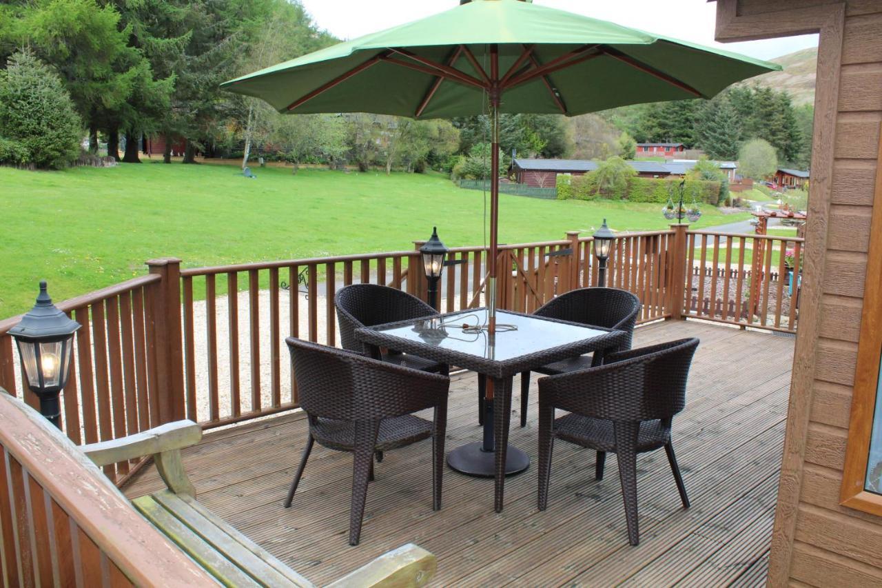 Lazy Days Lodge Glendevon ภายนอก รูปภาพ