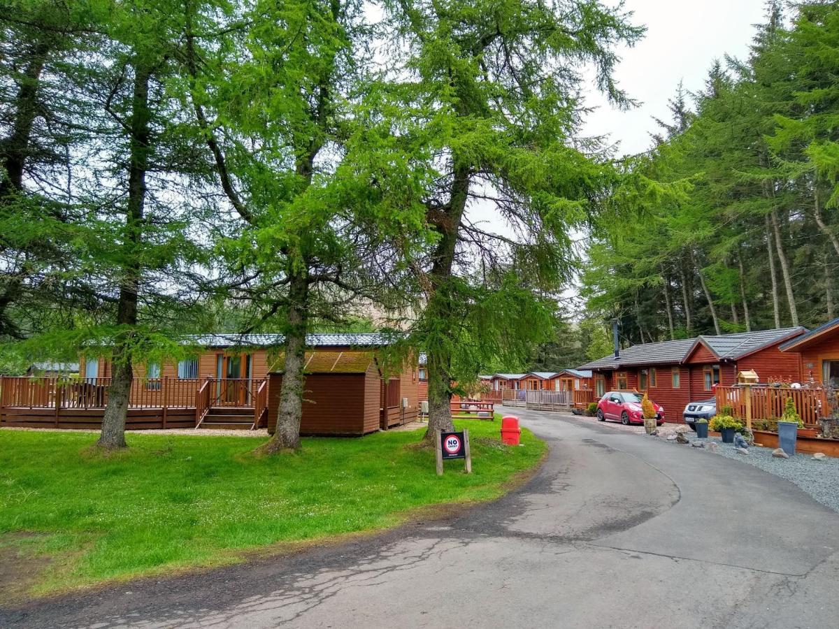 Lazy Days Lodge Glendevon ภายนอก รูปภาพ